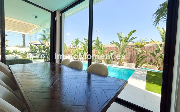 Resale - Detached villa - Orihuela - Cabo roig - La Zenia