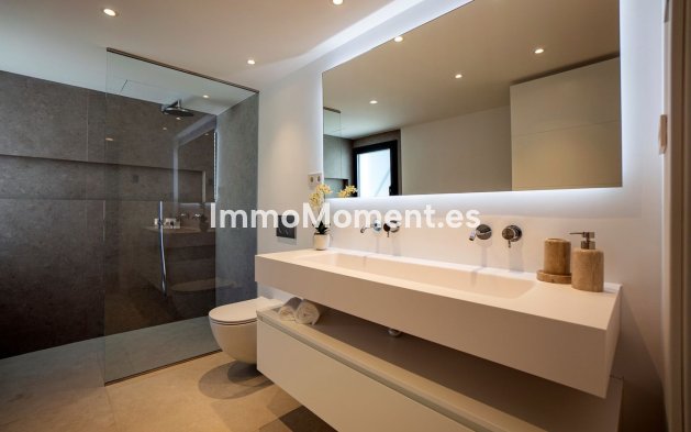 Resale - Detached villa - Marbella - Nueva Andalucía