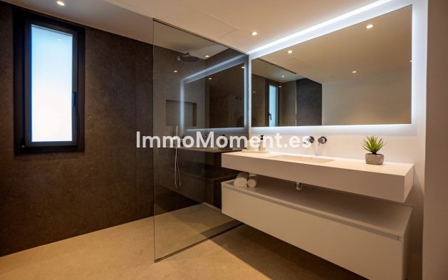 Resale - Detached villa - Marbella - Nueva Andalucía