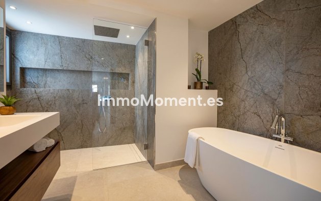 Resale - Detached villa - Marbella - Nueva Andalucía