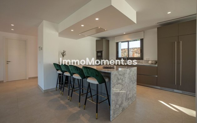 Resale - Detached villa - Marbella - Nueva Andalucía