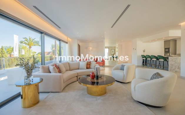 Resale - Detached villa - Marbella - Nueva Andalucía