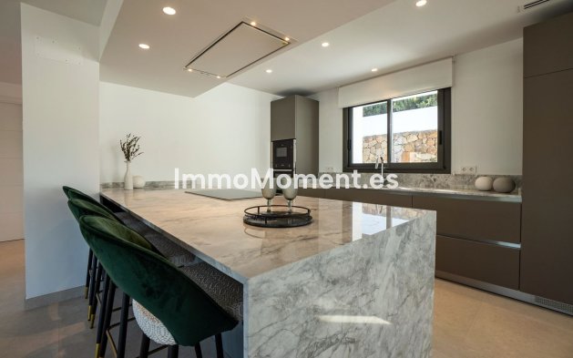 Resale - Detached villa - Marbella - Nueva Andalucía