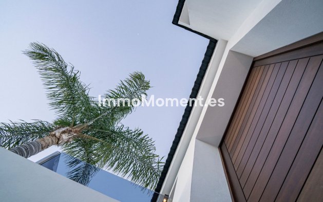 Resale - Detached villa - Marbella - Nueva Andalucía