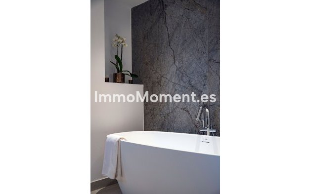 Resale - Detached villa - Marbella - Nueva Andalucía