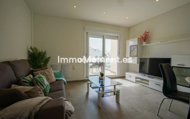 Resale - Apartment - Torrevieja - Aguas Nuevas