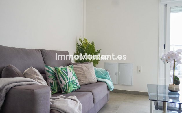 Resale - Apartment - Torrevieja - Aguas Nuevas