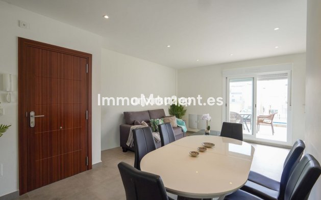Resale - Apartment - Torrevieja - Aguas Nuevas