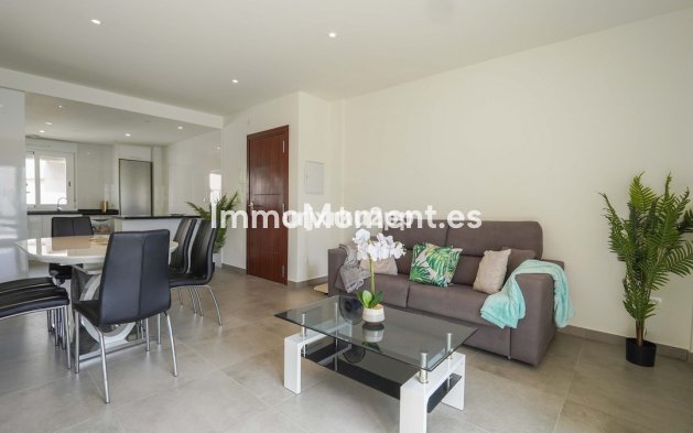 Resale - Apartment - Torrevieja - Aguas Nuevas