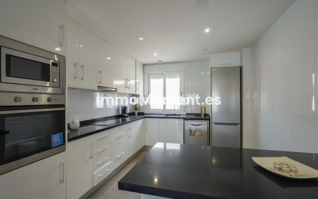 Resale - Apartment - Torrevieja - Aguas Nuevas