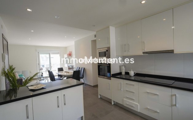 Resale - Apartment - Torrevieja - Aguas Nuevas