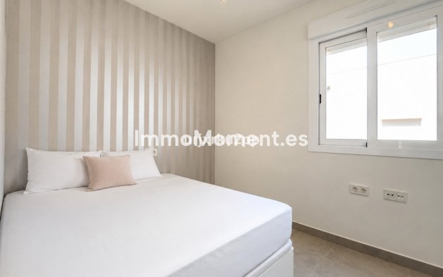 Resale - Apartment - Torrevieja - Aguas Nuevas