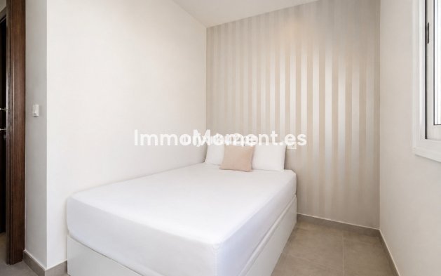 Resale - Apartment - Torrevieja - Aguas Nuevas