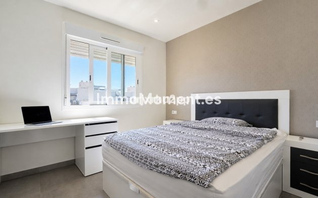 Resale - Apartment - Torrevieja - Aguas Nuevas