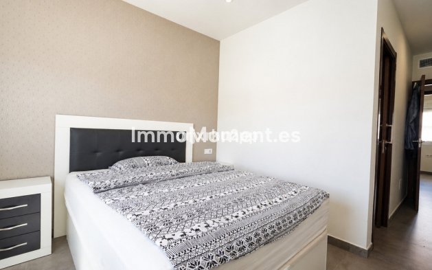 Resale - Apartment - Torrevieja - Aguas Nuevas