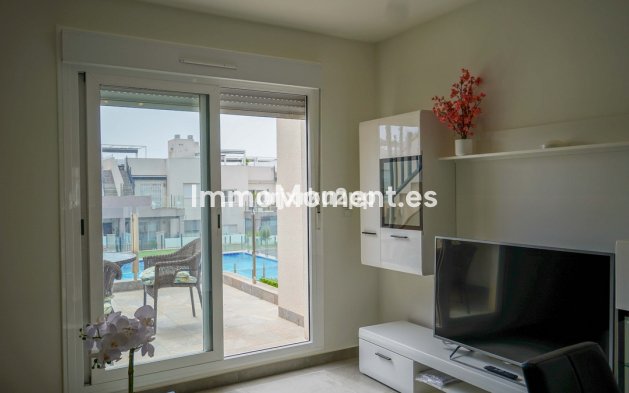 Resale - Apartment - Torrevieja - Aguas Nuevas