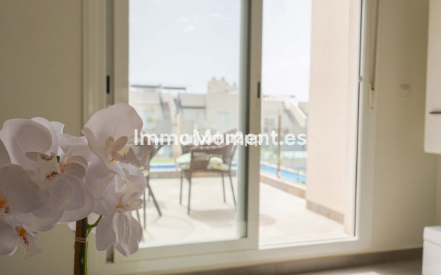 Resale - Apartment - Torrevieja - Aguas Nuevas