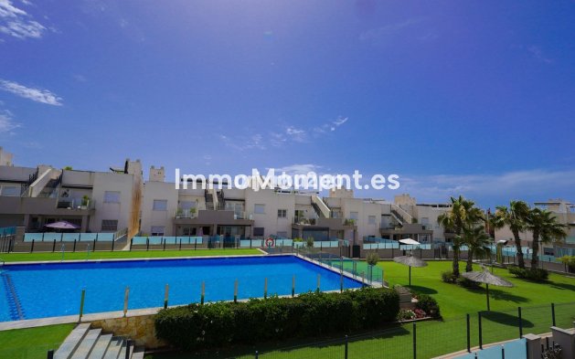 Resale - Apartment - Torrevieja - Aguas Nuevas