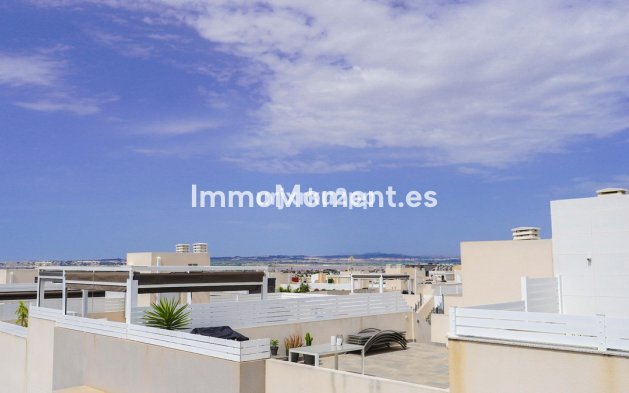 Resale - Apartment - Torrevieja - Aguas Nuevas
