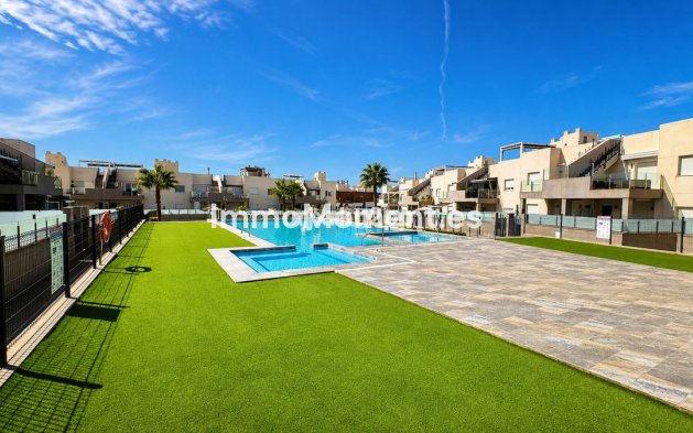 Resale - Apartment - Torrevieja - Aguas Nuevas