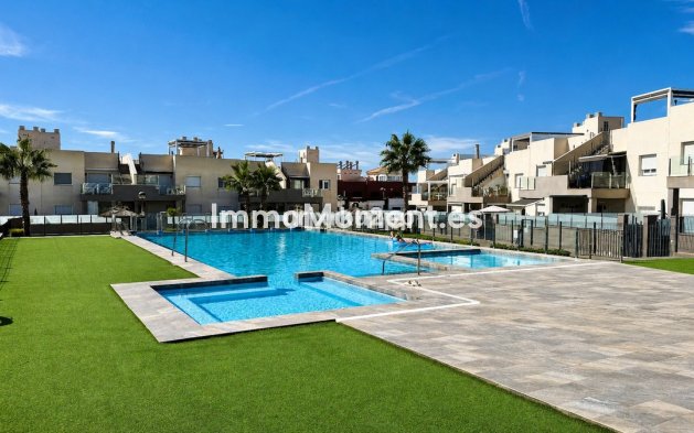 Resale - Apartment - Torrevieja - Aguas Nuevas