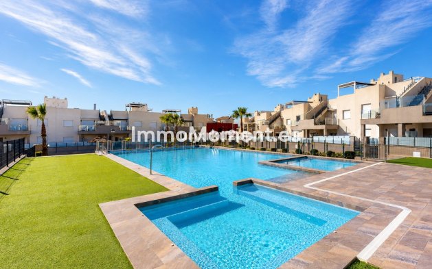 Resale - Apartment - Torrevieja - Aguas Nuevas