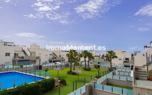 Resale - Apartment - Torrevieja - Aguas Nuevas