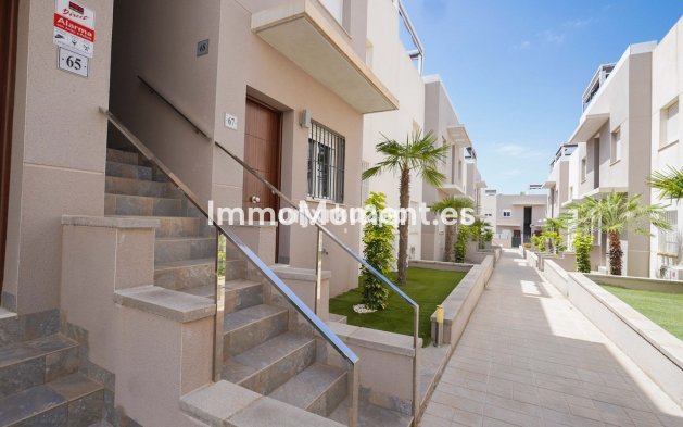 Resale - Apartment - Torrevieja - Aguas Nuevas