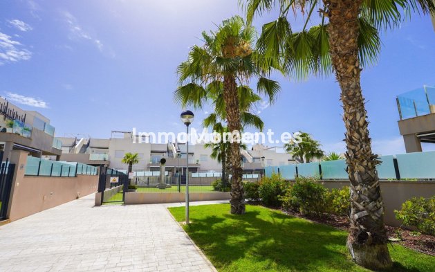 Resale - Apartment - Torrevieja - Aguas Nuevas