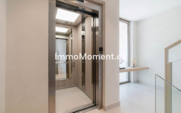 Resale - Detached villa - Marbella - Nueva Andalucía