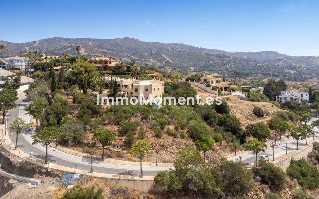 Resale - Plot - Marbella - Elviria