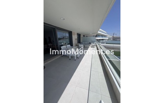 Resale - Apartment - Estepona - Selwo