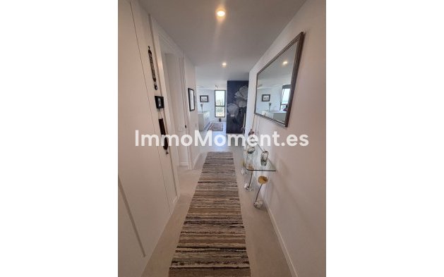 Resale - Apartment - Estepona - Selwo