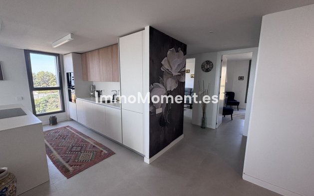 Resale - Apartment - Estepona - Selwo