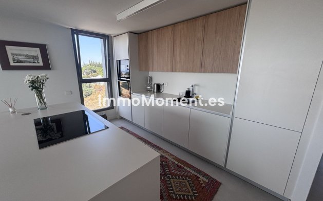 Resale - Apartment - Estepona - Selwo