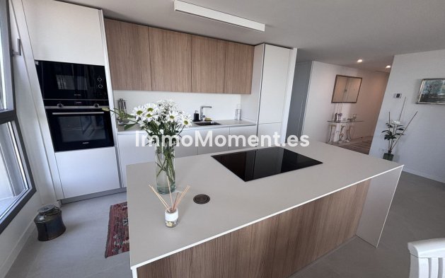 Resale - Apartment - Estepona - Selwo