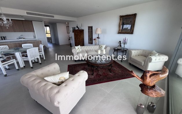 Resale - Apartment - Estepona - Selwo