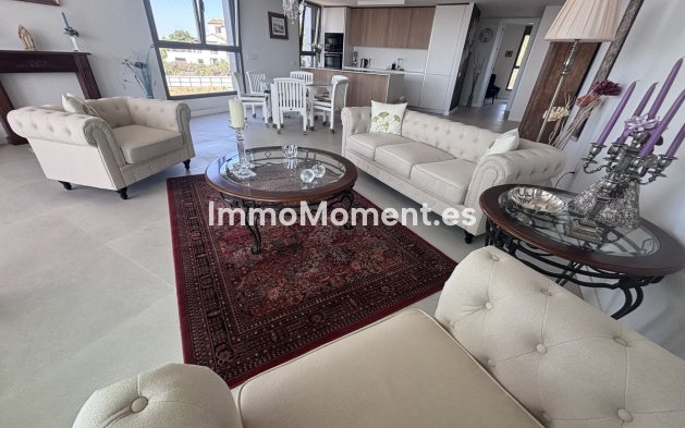 Resale - Apartment - Estepona - Selwo