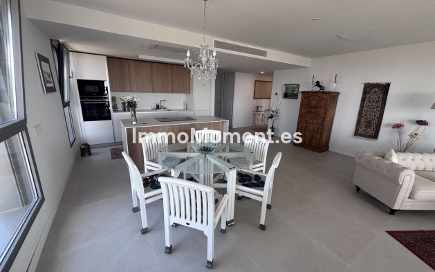 Resale - Apartment - Estepona - Selwo