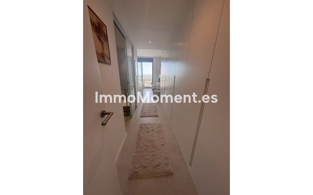 Resale - Apartment - Estepona - Selwo