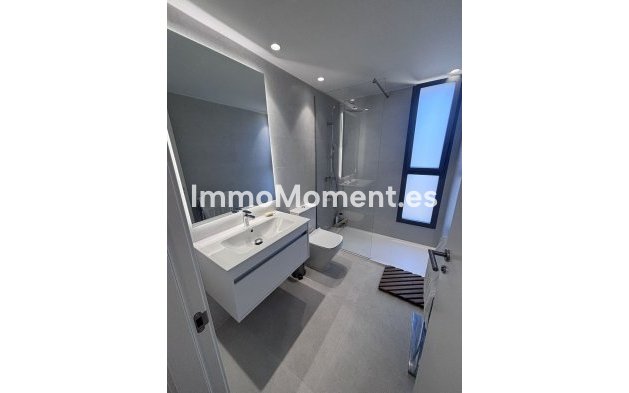 Resale - Apartment - Estepona - Selwo