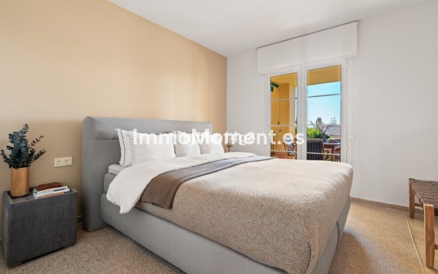 Resale - Apartment - Marbella - Nueva Andalucía