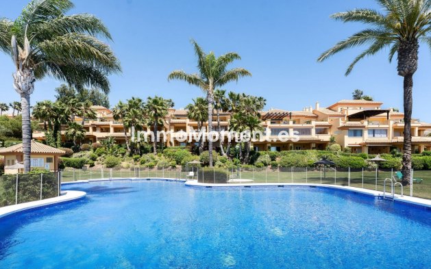 Resale - Apartment - Marbella - Nueva Andalucía
