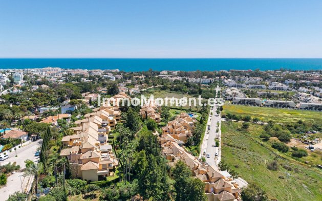 Resale - Apartment - Marbella - Nueva Andalucía
