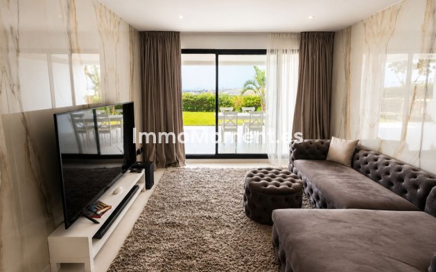 Resale - Apartment - Estepona - Estepona Centro
