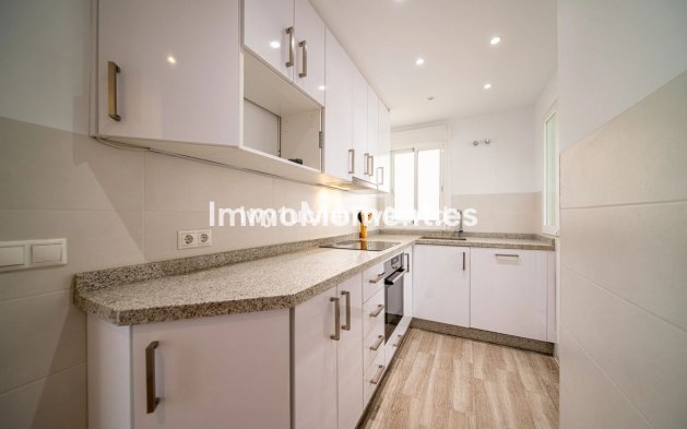 Resale - Apartment - Benalmadena - Benalmadena Centro