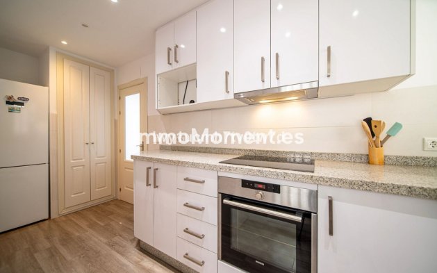 Resale - Apartment - Benalmadena - Benalmadena Centro