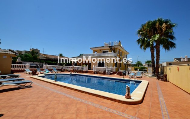 Resale - Detached villa - Orihuela - Los Balcones - Los Altos del Edén