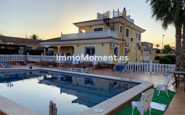 Resale - Detached villa - Orihuela - Los Balcones - Los Altos del Edén