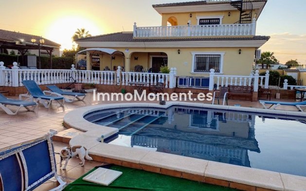 Resale - Detached villa - Orihuela - Los Balcones - Los Altos del Edén